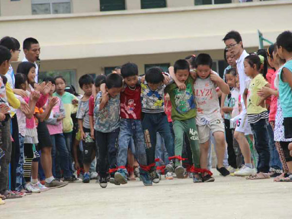 7��28�գ��V�|�̌W(xu��)Ժ��С�ٟ���ɽ�^(q��)���W(xu��)����֧���������С�W(xu��)�e�k���\(y��n)�ӕ����mȻ���ز�δ�޽�����������꠆T��Ŭ���ͺ��ӂ���ƴ���£��\(y��n)�ӕ��A�M�Y(ji��)�����D�麢�ӂ��ڱ�ِ�ЈF(tu��n)�Y(ji��)�f(xi��)��������������