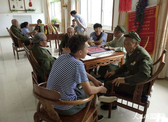 ���^�F���I(y��)���g(sh��)�W(xu��)Ժ�Ӱ��tɫС���(du��)�����Ӱ���һ����Ժ�����ϱ���