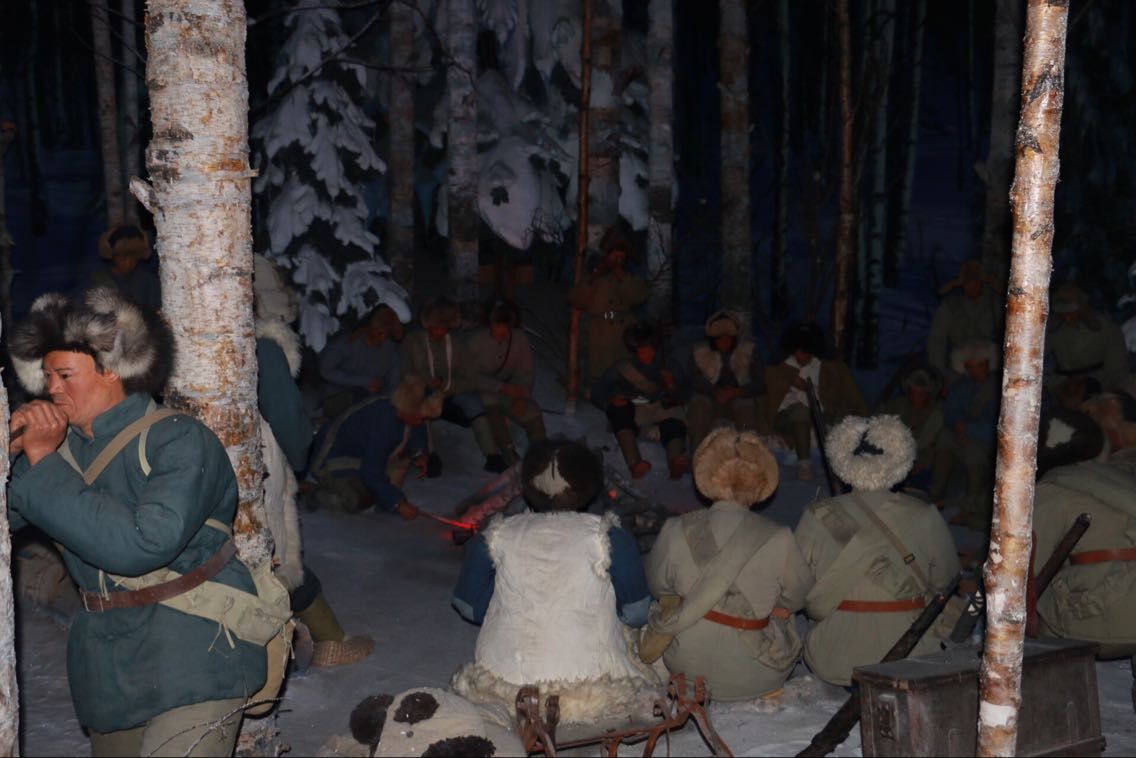 ���š�һ�ˡ��o(j��)���^��(n��i)��ӳ��(li��n)��(zh��n)ʿ��η��(y��n)����Ӣ�¿������龰Ϟ��Ⱥ����ꑼӽ� �z��