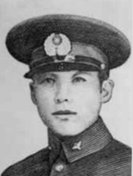 鐺��ģ�1916�꣭1937��8��17�գ����|�����(zh��n)������܊��5���մ���w�ІT�� ����һ�ˡ���׃�����܊����У���ڮ��I(y��)��1937��8��17�������ٵ������Zը�Ϻ����Ĵ�·��܊�܊˾��r�����ձ�܊�֮�����ړ��У��C��������鐺�����������딳����┵(sh��)ʮ���ձ�ʿ������������鐺��Ĳ������������w�ІT����֘�����������܊��֮�������һ�w�ӏ��Ԛ�ѳ����������������һ����������Ӣ�ҡ�