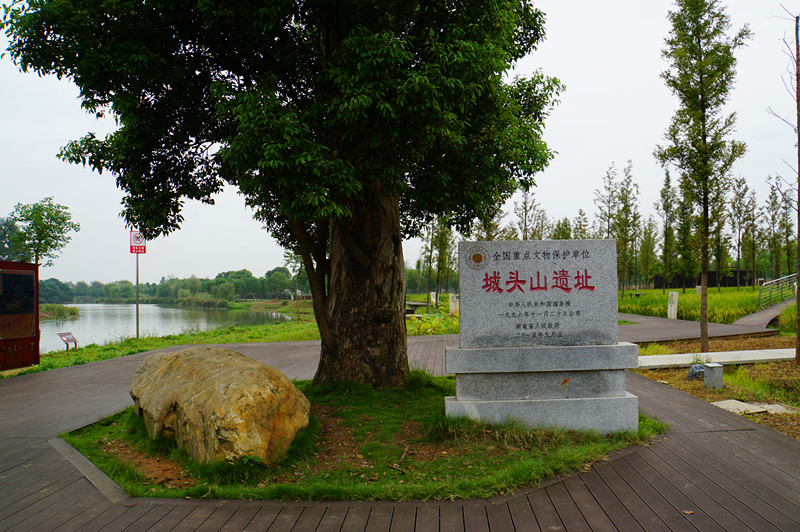 ���^ɽ�zַ�������H���Ї�(gu��)�������l(f��)�F(xi��n)�������������������������(n��i)�����S���Ĺų�ַ��߀�����u(p��ng)���Ї�(gu��)����ʮ���°l(f��)�F(xi��n)���Ї�(gu��)20���o(j��)100��(g��)���Ŵ�l(f��)�F(xi��n)֮һ�����zӰ����־�ۣ�