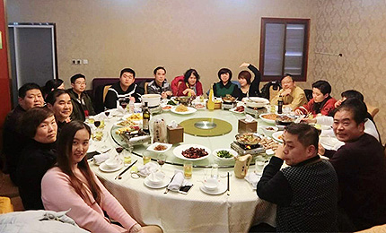 ���İ�̎�����l(xi��ng)���ҵļ��l(xi��ng)�������ھW(w��ng)���´����L(f��ng)���������(sh��)�������Ը��صľW(w��ng)��ͨ�^�R�^�����ֺ�΢ҕ�lӛ����Լ��ڼ��l(xi��ng)����Ҋ�������@Щƽ��(sh��)�Ľ�����������֟o���B͸������Đ������^��ÿһ�c(di��n)΢С��׃�������ǰl(f��)�����l(xi��ng)�H��߅�Ĵ��£����ܽo�l(xi��ng)�H���������ī@�ø����͌��Լ����l(xi��ng)���Ժ����M�㡭��Ԕ��(x��)�� 